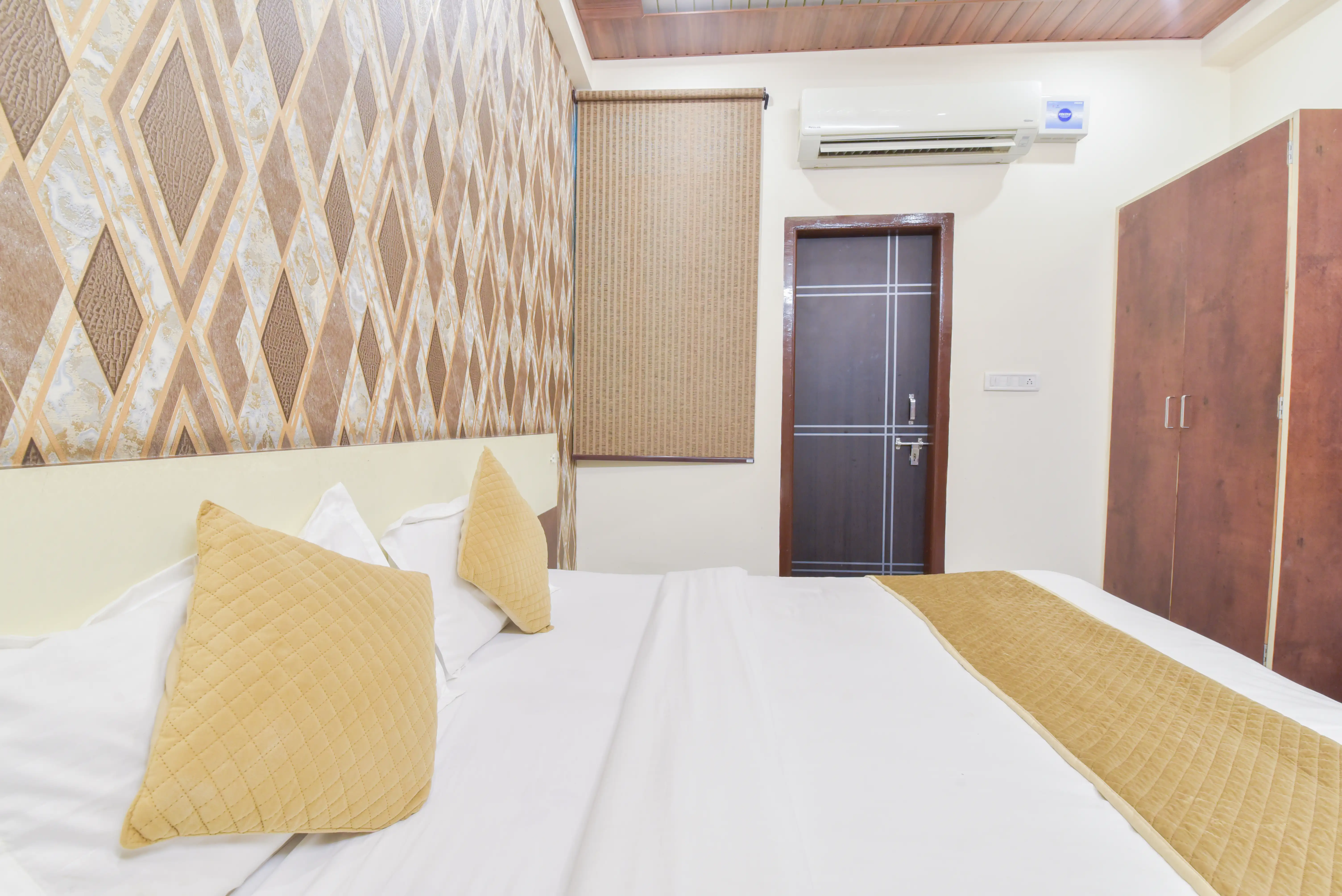 Bedroom of the Duluxe Rooms