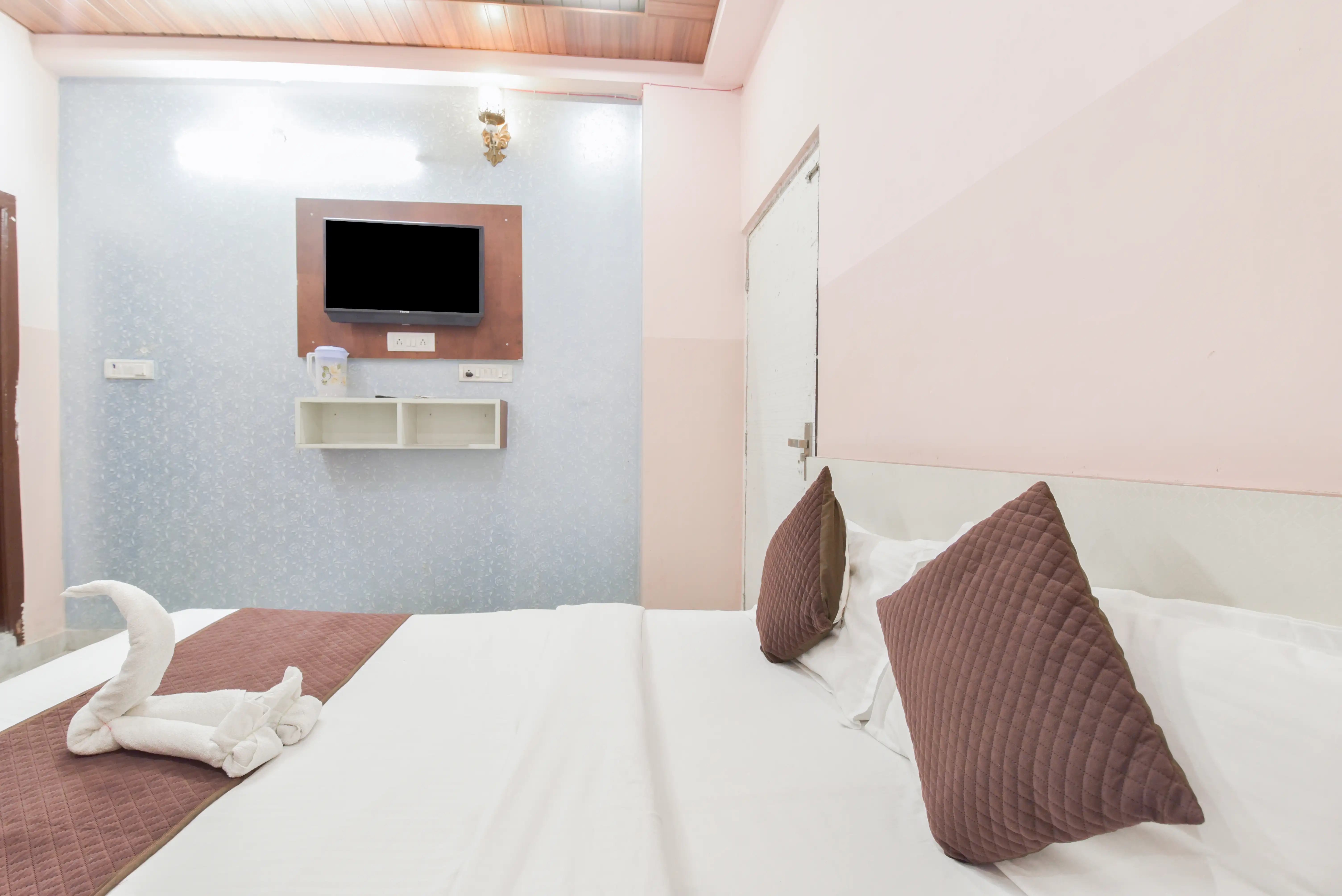 Bedroom of the Hously Stays